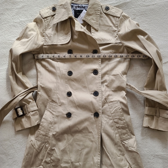 Banana Republic Trench Coat, XSmall, Natural. - Picture 7 of 8